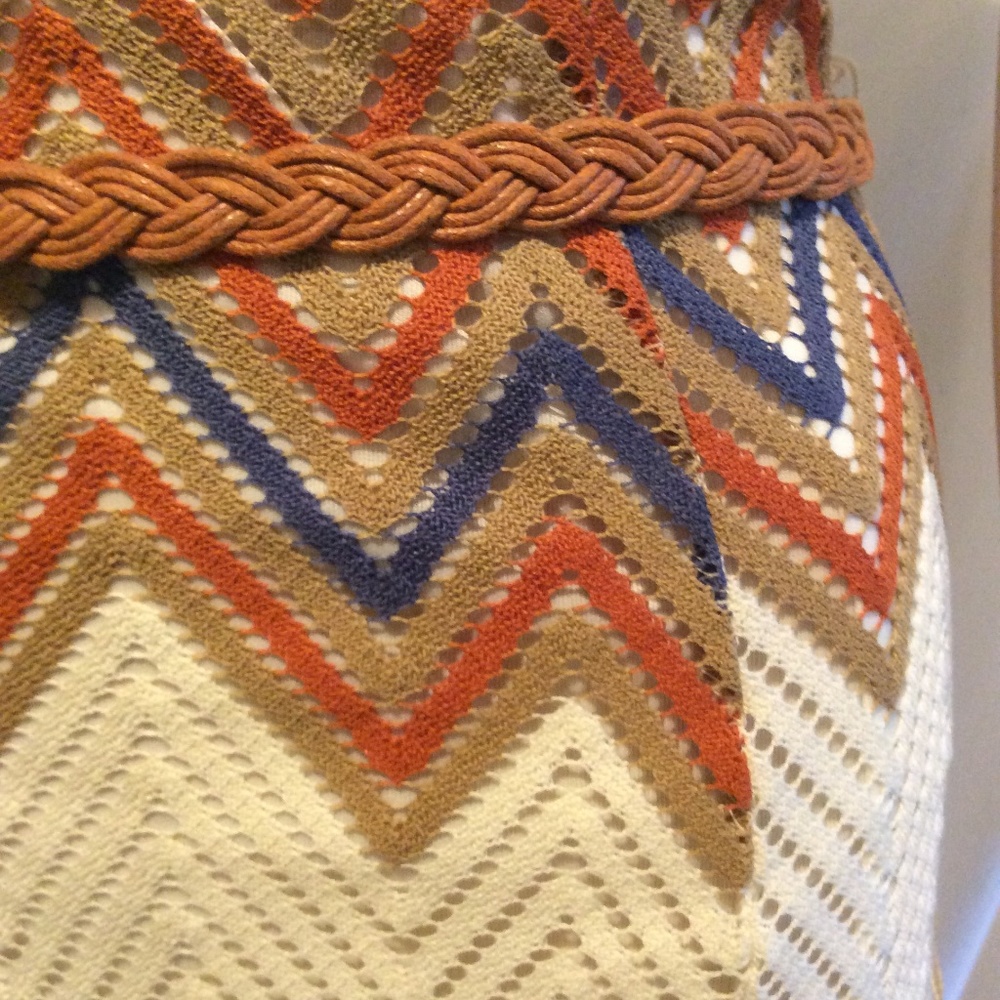 ON SALE NOW, BUNDLE FOR BIGGER SAVINGS NEW Chevron Belted Dress Rust SZ 8 - Picture 3 of 7
